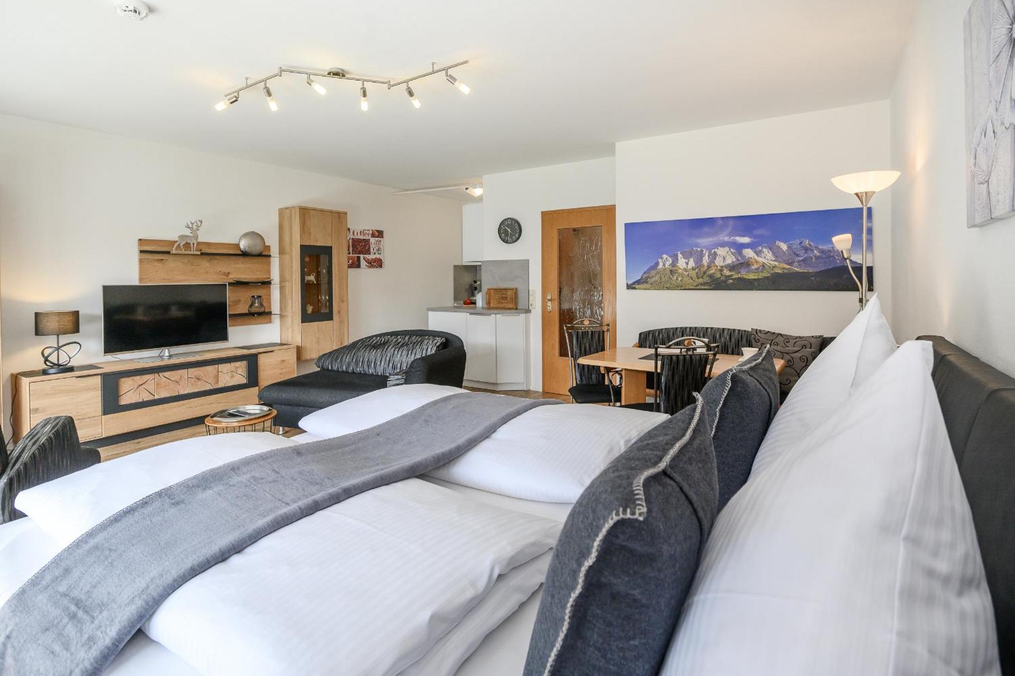 Sonnenstrahl Apartment การ์มิช-พาร์เทนเคียร์เชน ภายนอก รูปภาพ